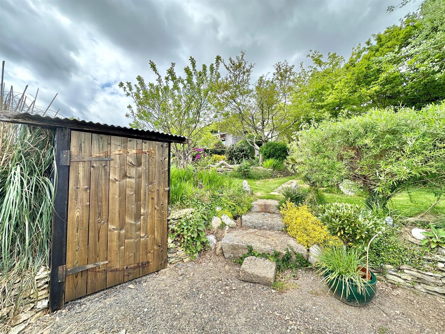 Tomperrow, Threemilestone, Truro